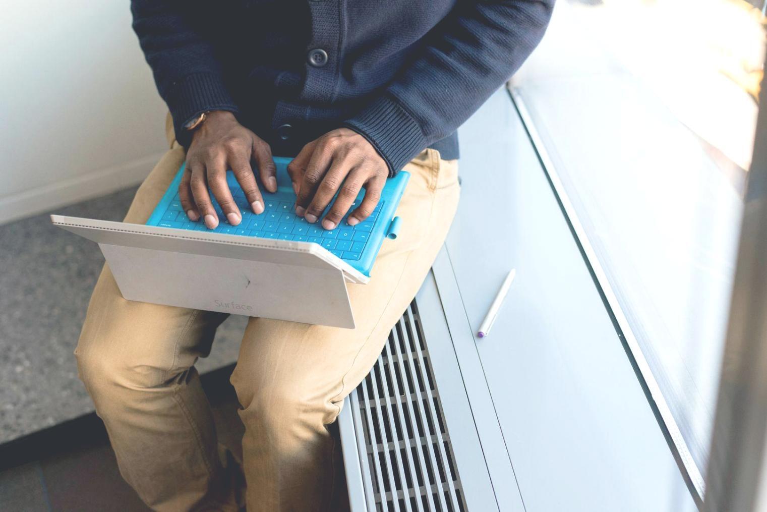 Équipe silvoozira travaillant sur les modules de formation budgétaire
